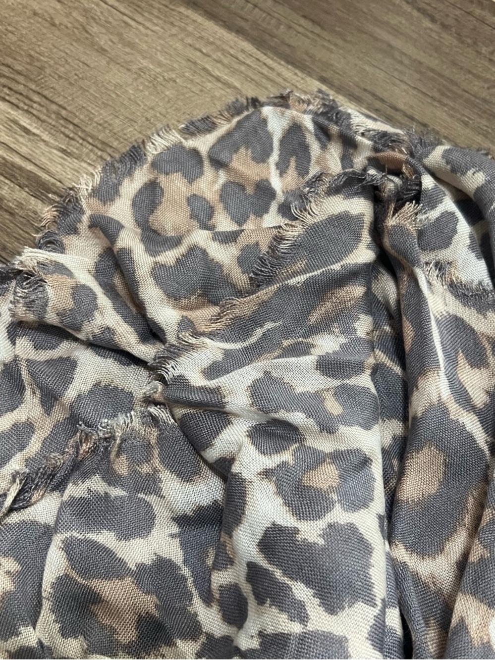 NWT Coach F83978 Signature Leopard Print Wrap Scarf in Brown & Gray - Picture 6 of 8
